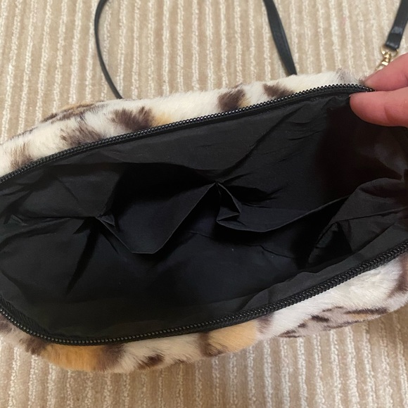 Faux fur animal print bag - Picture 4 of 5